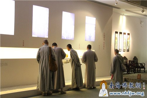 观赏本老手写经卷