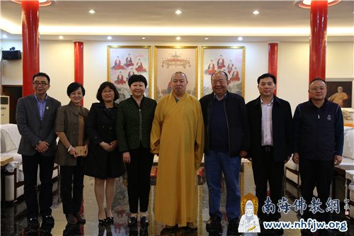 接待大厅留影