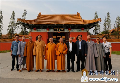 松纯长老一行参访尼泊尔中华寺