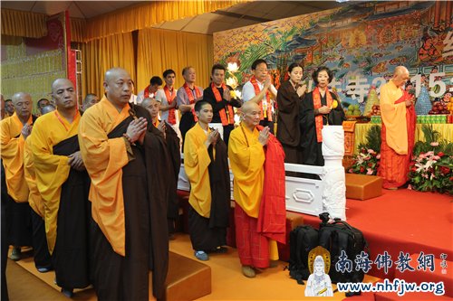 �뷨������һ�糤�Ϻ�������λ������������  ��Ӱ����ǿ.