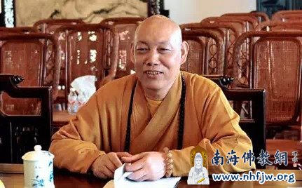 08副会长道慈法师,62岁,浙江舟山普陀区人,1980年在普陀山慧济禅寺依了开大师剃度出家。2010年8月10日,升座普陀山普济禅寺方丈。普陀山佛教协会会长,浙江省政协委员,舟山市人大代表,普陀区政协常委。.jpg