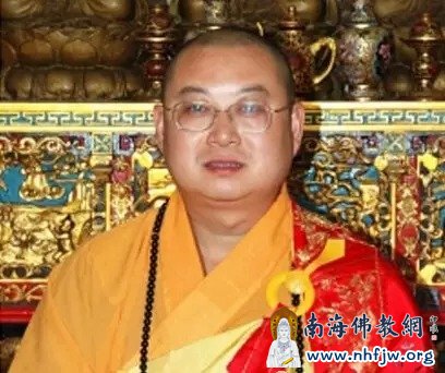 21副会长纯一法师,51岁,祖籍江西,1982年9月出家。中国佛学院(南京)栖霞山分院毕业,后于北京师范大学研究生哲学人文博士课程结业,江西省社会科学院宗教研究所研究员。为临济宗第46代、沩仰宗第11代传人,江西省第十一届人大代表,江西省佛教协会会长,南昌佑民寺方丈,江西省社科院宗教所副所长、研究员,南昌市政协常委、南昌市佛教协会会长。.jpg