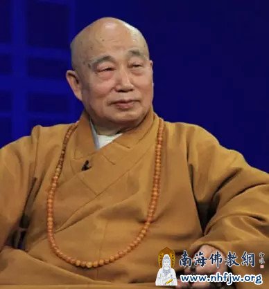 38名誉会长传印长老,88岁,原籍辽宁省庄河县,1954年于江西云居山出家,1955年受戒,亲近虚云老和尚,蒙授沩仰宗法系第九代传人。1984年起,于中国佛学院任教务长、副院长、院长。1994年8月,受请任净宗祖庭——江西庐山东林寺住持。1999年2月任北京市佛教协会会长,2010年2月当选为中国佛教协会会长。.jpg
