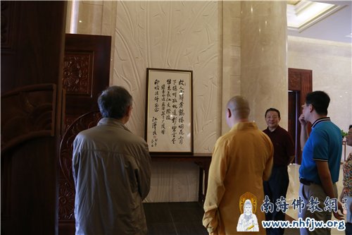 在印顺大和尚的带领下,参访了三亚南山寺各个殿堂