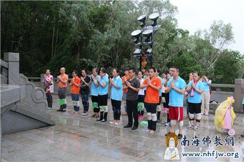把拜山功德集体回向给天津遇难同胞及伤者
